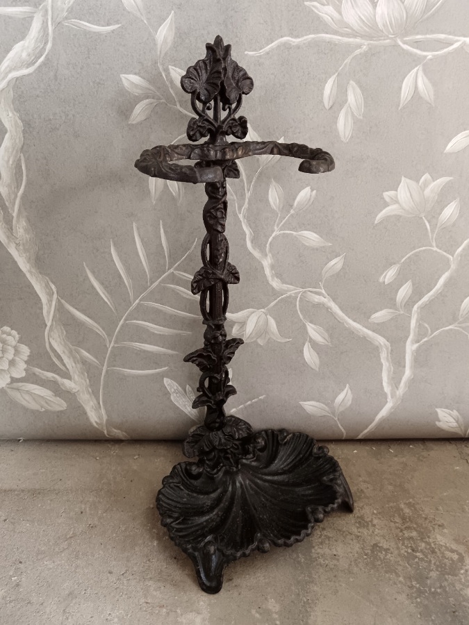 Belgian Art Nouveau Stand circa 1900 (5).jpg